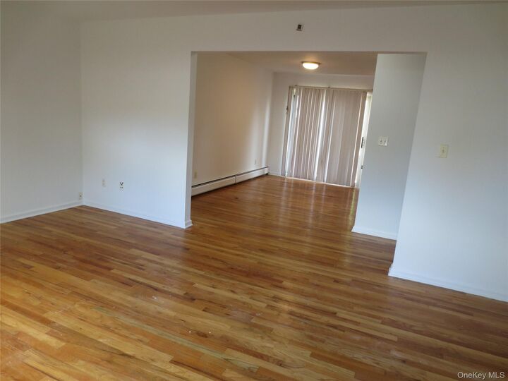 Property Photo:  4 Oxford Court 8007  NY 10901 