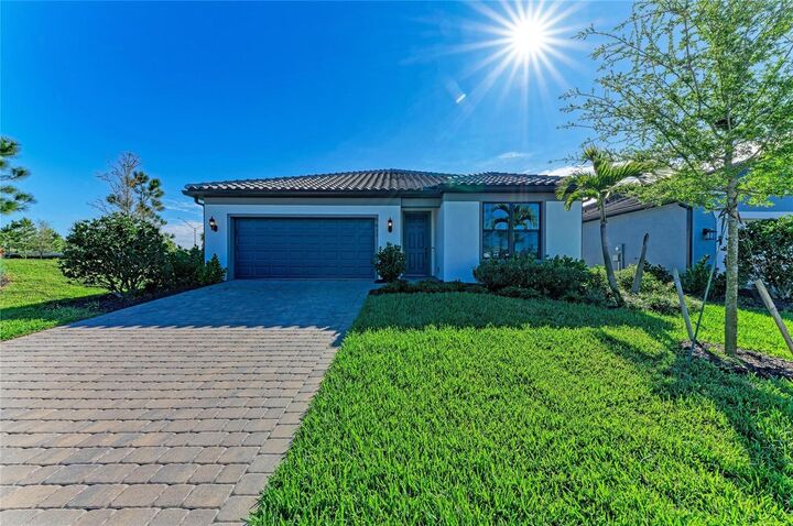 Property Photo:  5637 Silverside Pine Court  FL 34211 