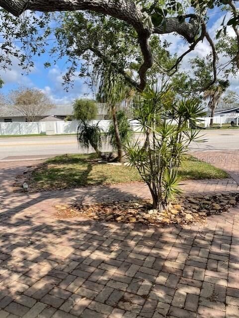 Property Photo:  1924 62nd Avenue NE  FL 33702 