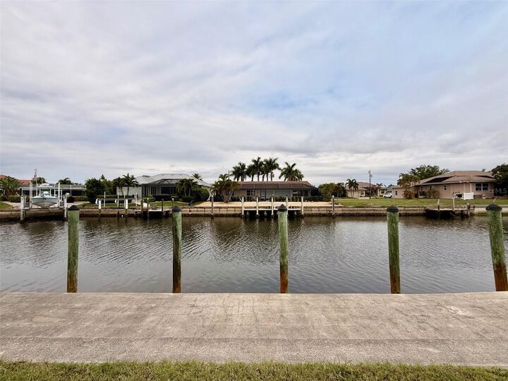 Property Photo:  2460 W Marion Avenue  FL 33950 