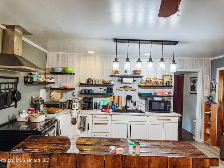 Property Photo:  907 Grand Avenue  MS 39451 