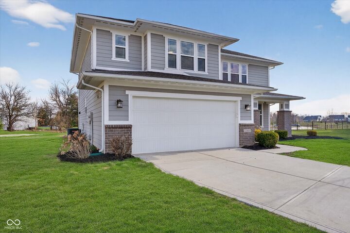 Property Photo:  11904 Crossbill Court  IN 46060 