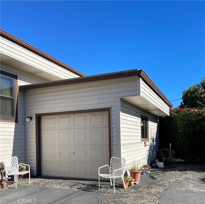 Property Photo:  1154 Santa Ysabel  CA 93402 