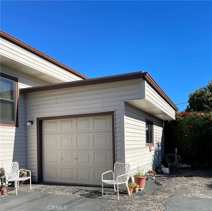 Property Photo:  1154 Santa Ysabel  CA 93402 