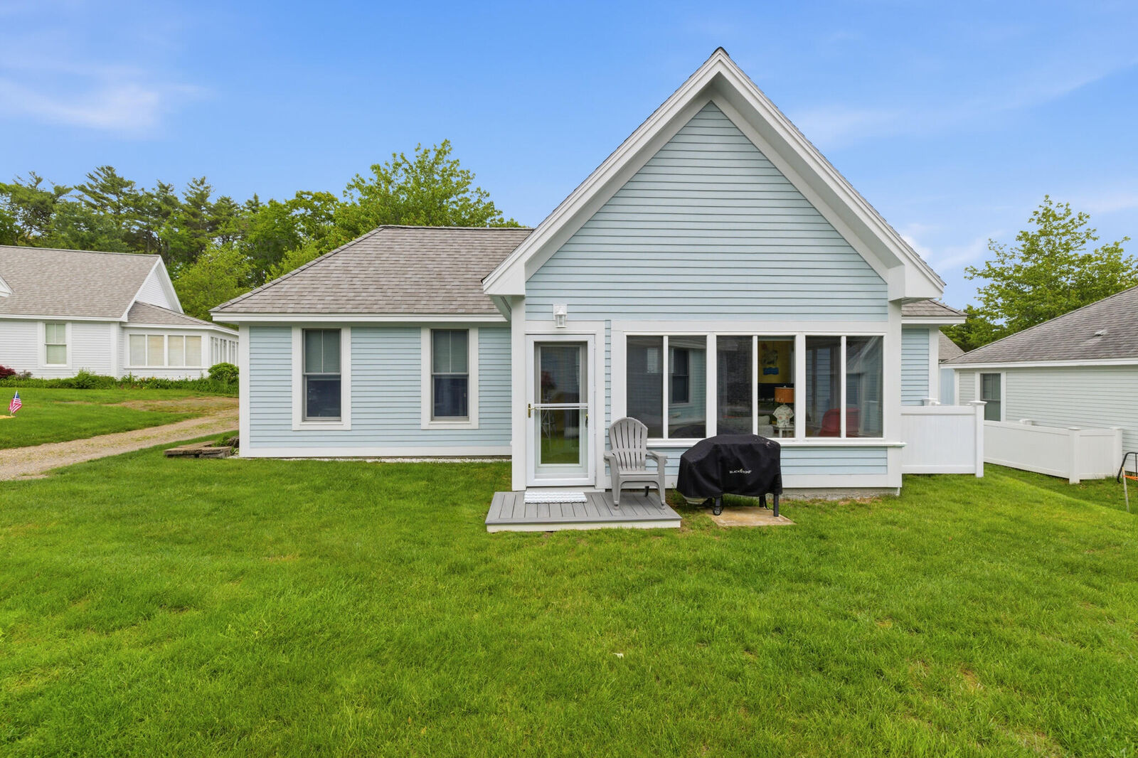 Property Photo:  454 Post Road 119  ME 04090 