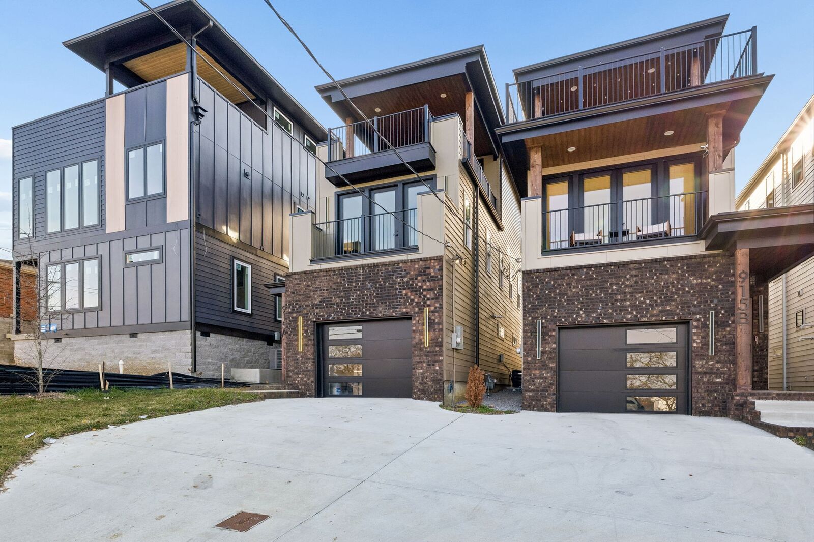 Property Photo:  915 33rd Ave N  TN 37209 