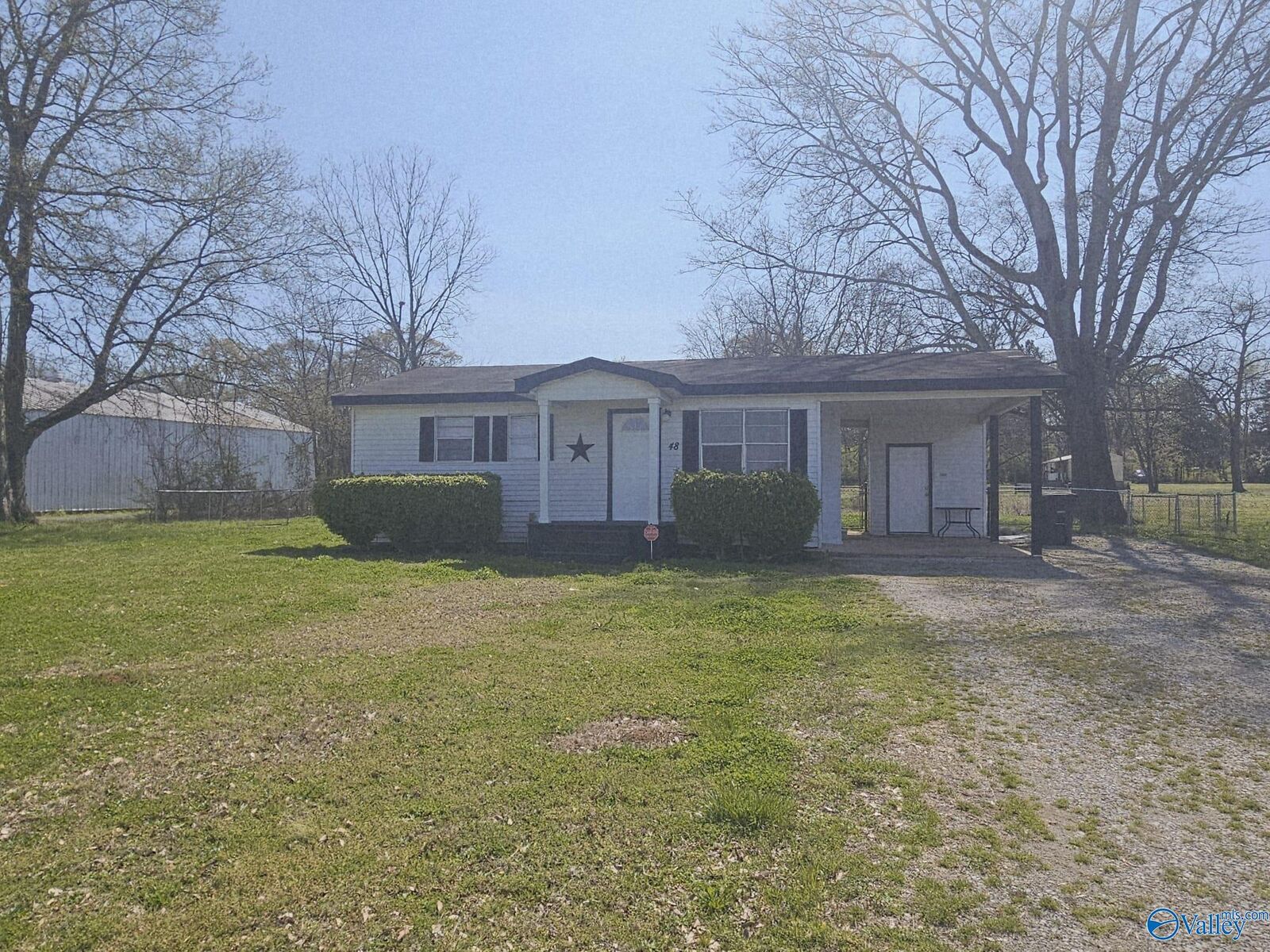 Property Photo: 48 Oakdale Avenue AL 35650