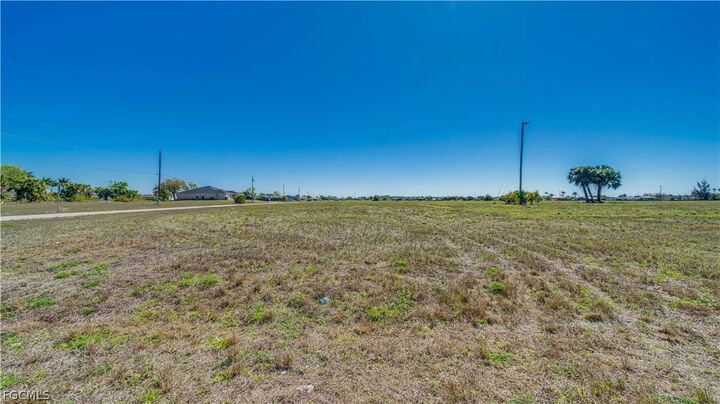 Property Photo:  1902 NE 17th Terrace  FL 33909 