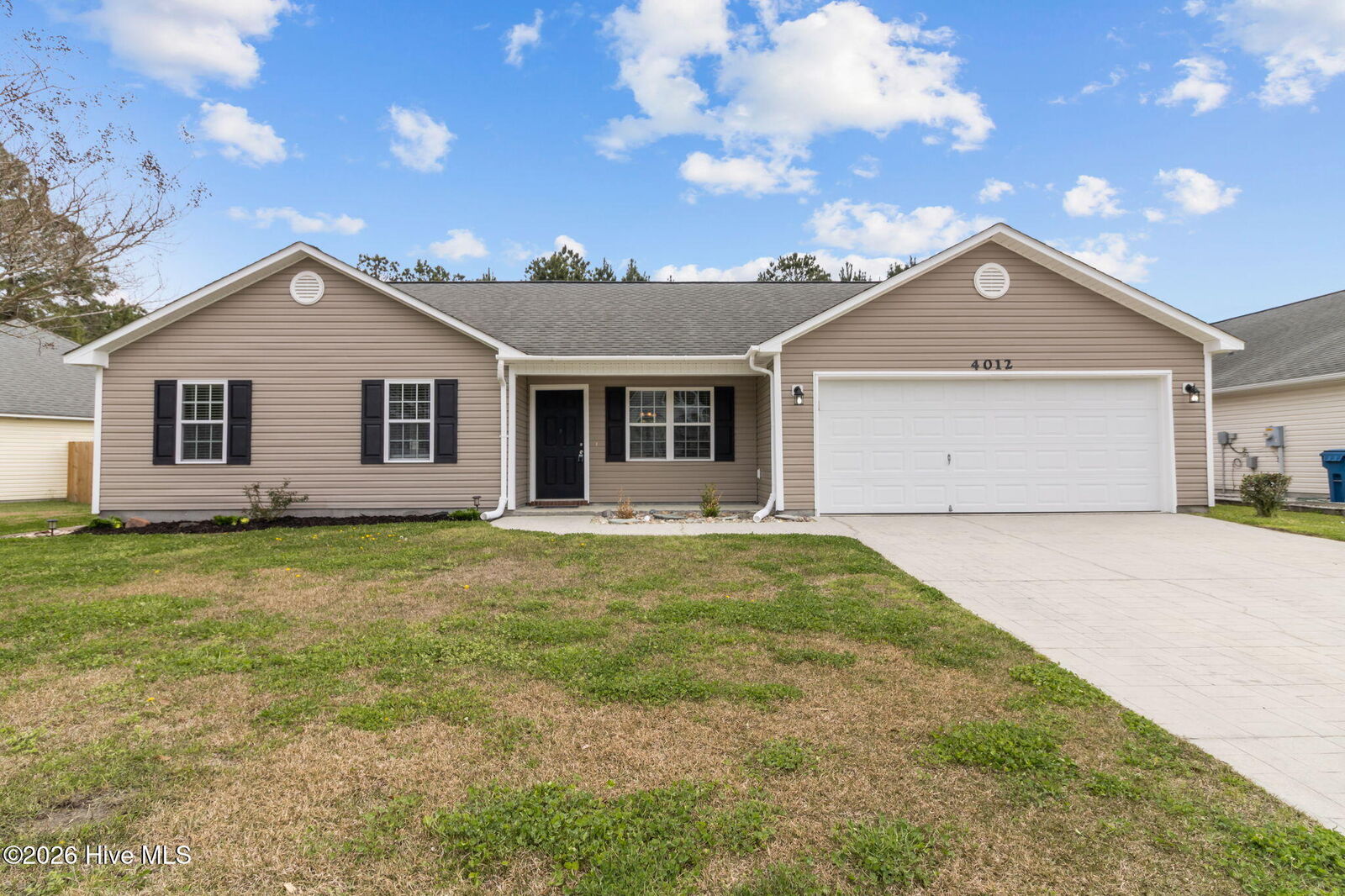 Property Photo: 4012 W T Whitehead Drive NC 28546
