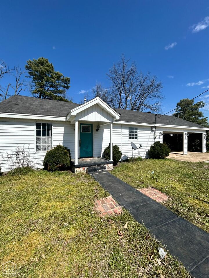 Property Photo:  106 E 6th Street  AR 72438 