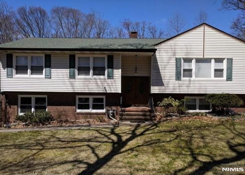 Property Photo:  490 Van Emburgh Avenue  NJ 07450 