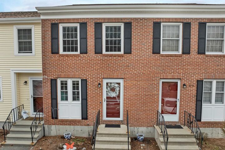 Property Photo: 614 Fox Hollow Way NH 03104