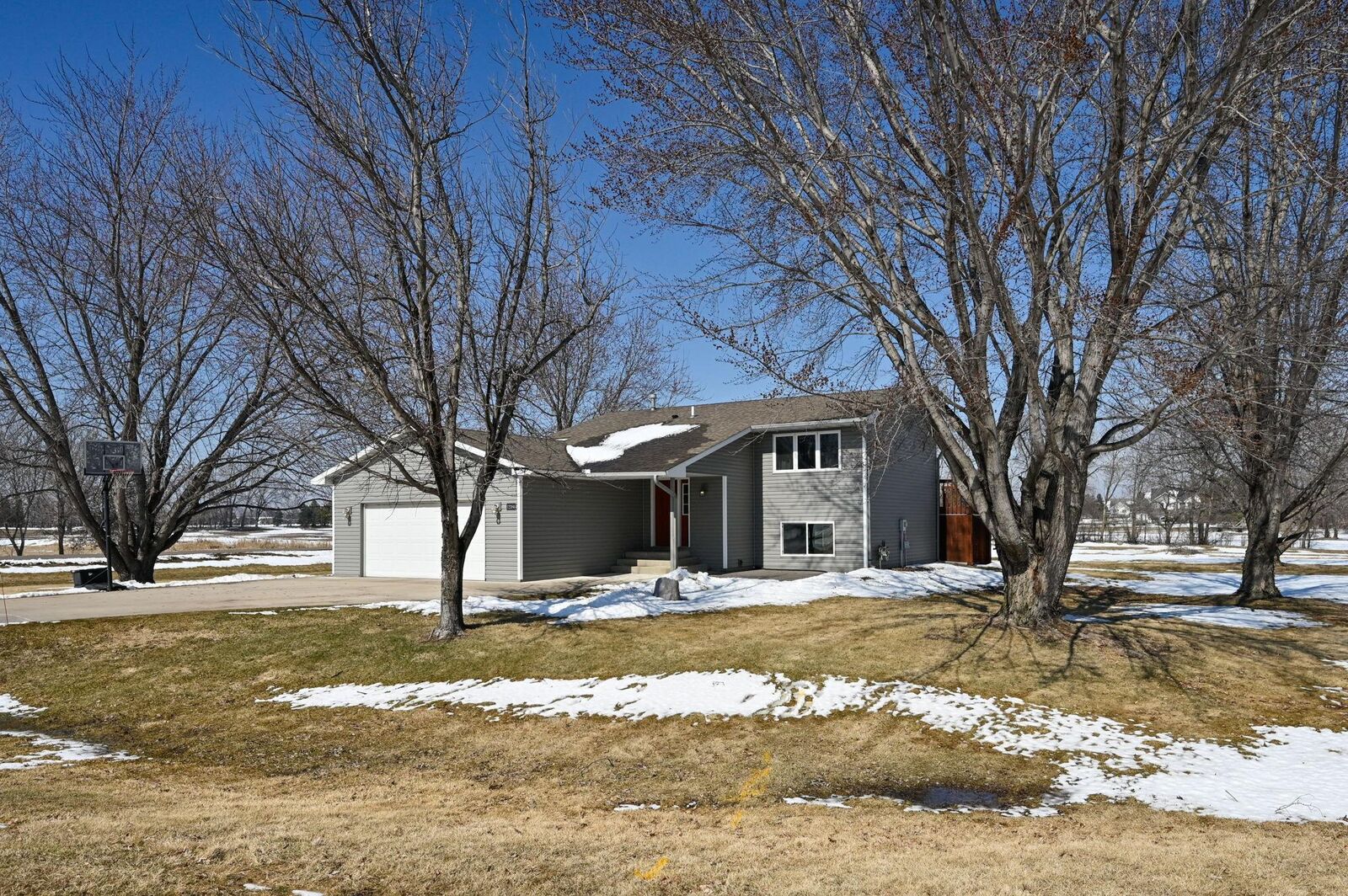 Property Photo: 12186 59th Circle NE MN 55301