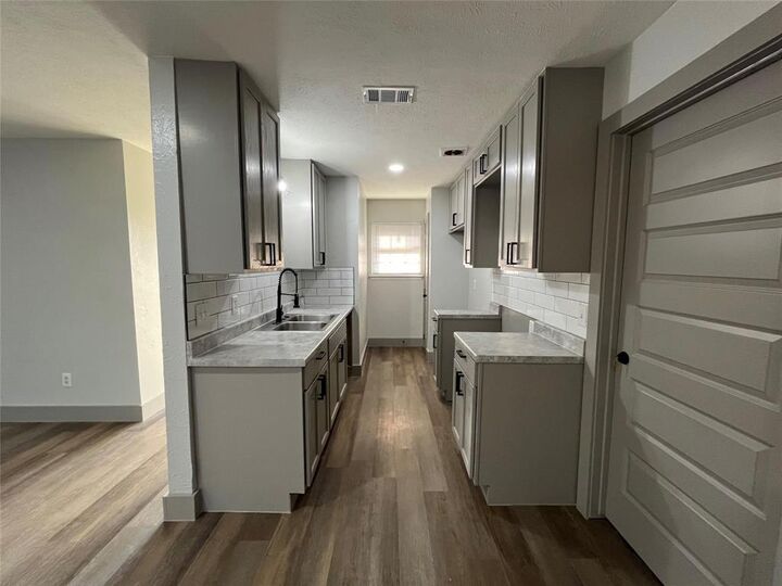 Property Photo: 3982 Granite Hill Drive TX 75241