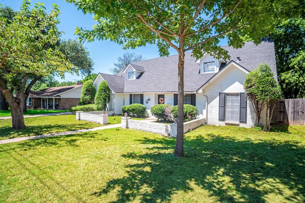 Property Photo: 1127 Willow Creek Drive TX 75146