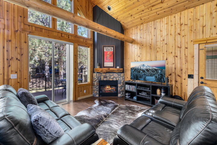 Property Photo:  8811 Cliff Swallow Drive  OR 97756 