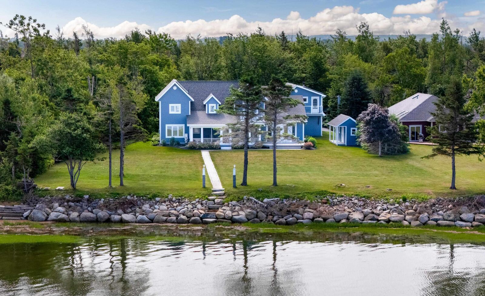 Property Photo:  510 City View Drive  PE C1B 0V8 