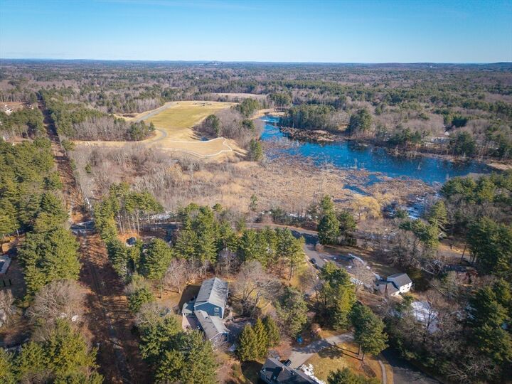 Property Photo:  5 Comstock Lane  MA 01983 