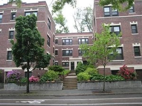 Property Photo:  592 Washington St 6  MA 02446 