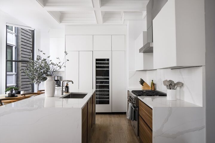 Property Photo:  132 Boylston 4  MA 02116 