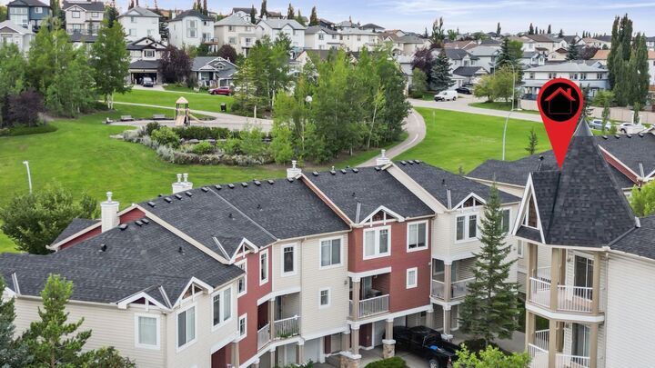 Property Photo:  70 Panamount Drive NW 8318  AB T3K 6G7 