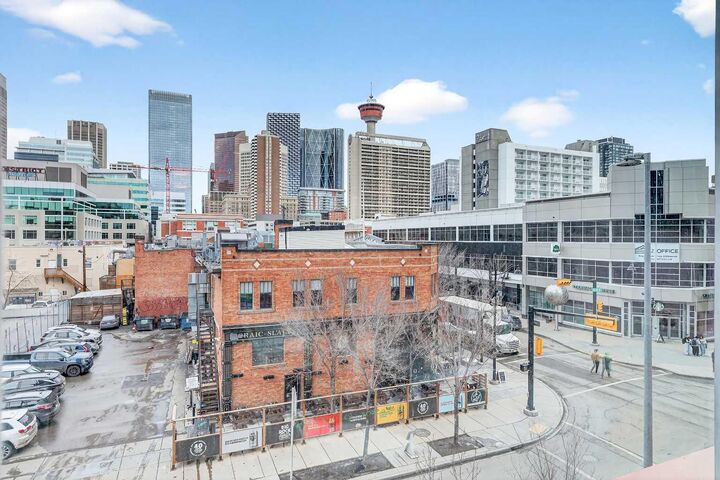 Property Photo: 215 13 Avenue SW 302 AB T2R 0V6