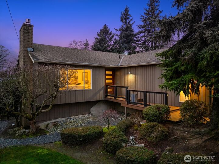 Property Photo:  6507  113th Avenue NE  WA 98033 