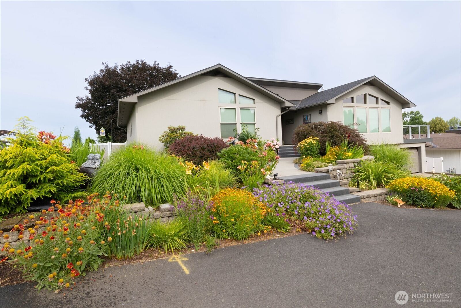 Property Photo:  2425  Country Club Road  WA 99362 