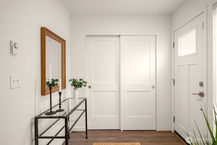 Property Photo: 15768 NE 14th Terrace WA 98008