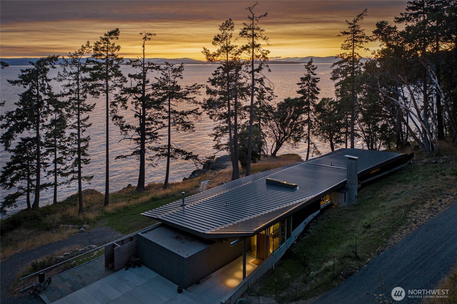Property Photo:  4415  West Side Road  WA 98250 