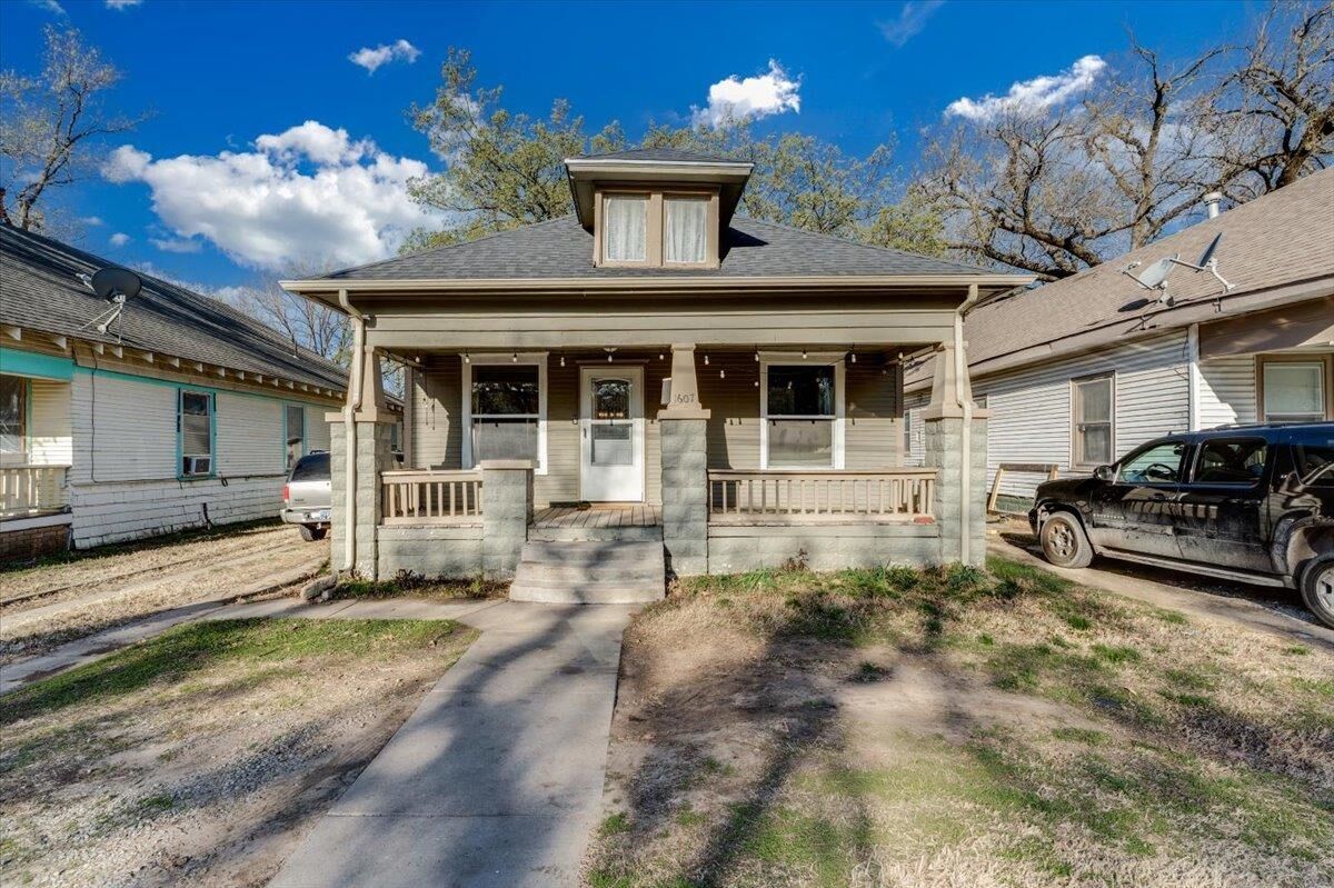 Property Photo:  1607 N Waco Ave  KS 67203 