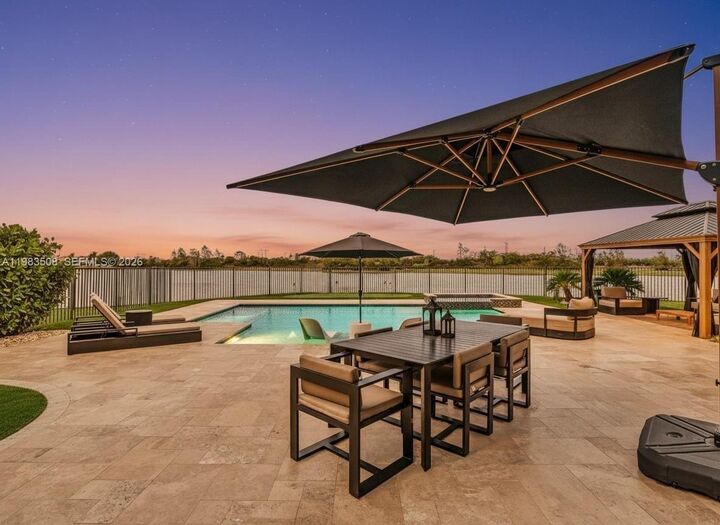 Property Photo:  774 Heritage Dr  FL 33326 