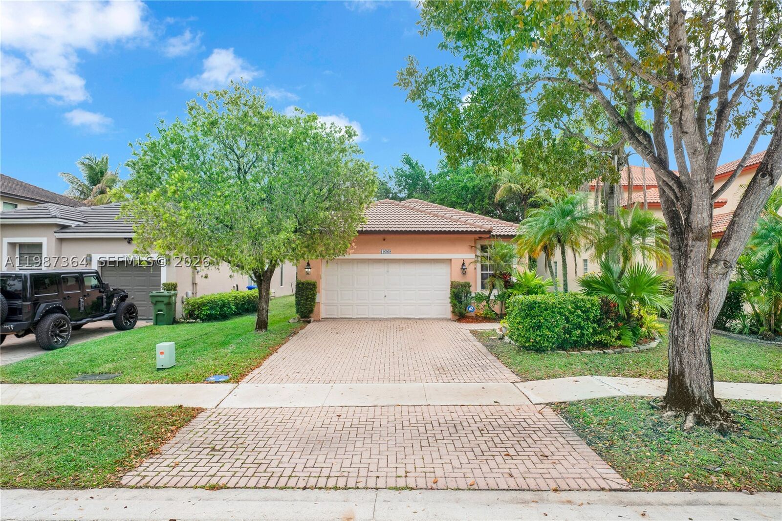 Property Photo:  19269 NW 14th St  FL 33029 