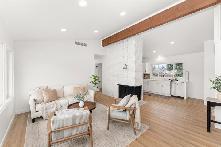 Property Photo:  416 S Leta Rd  WA 99216 