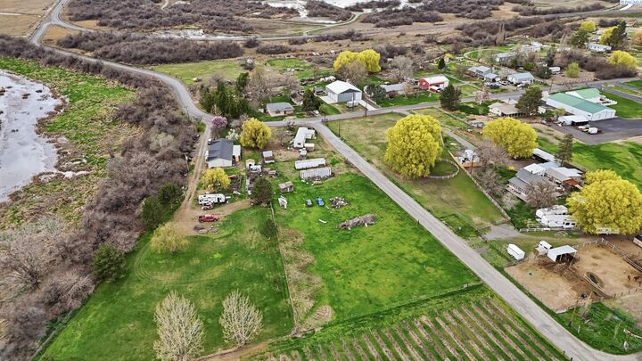 Property Photo:  80903 N Weidle Road  WA 99353 