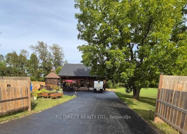 Property Photo: 15 Ferguslea Road E ON K7V 3Z9