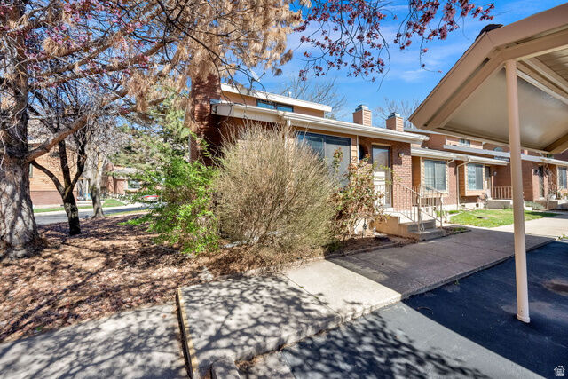 Property Photo: 1424 S 1195 E UT 84404