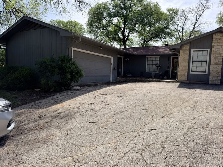 Property Photo:  2 Acacia Drive  TX 78676 