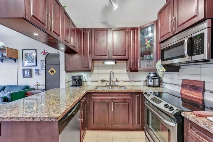 Photo de la propriété:  12525 190A Street 411  BC V3Y 0E1 