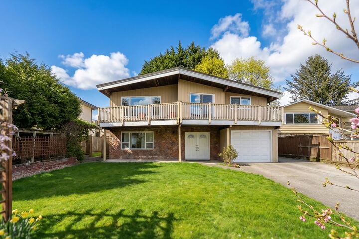 4831 Foxglove Crescent — photo 1