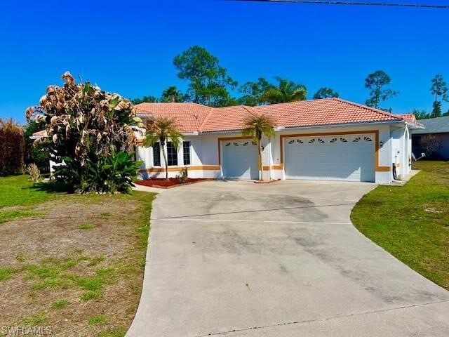 Property Photo: 914 McArthur Ave FL 33936