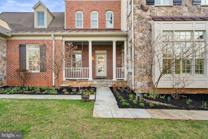 Property Photo:  20888 Eckbo Drive  VA 20175 