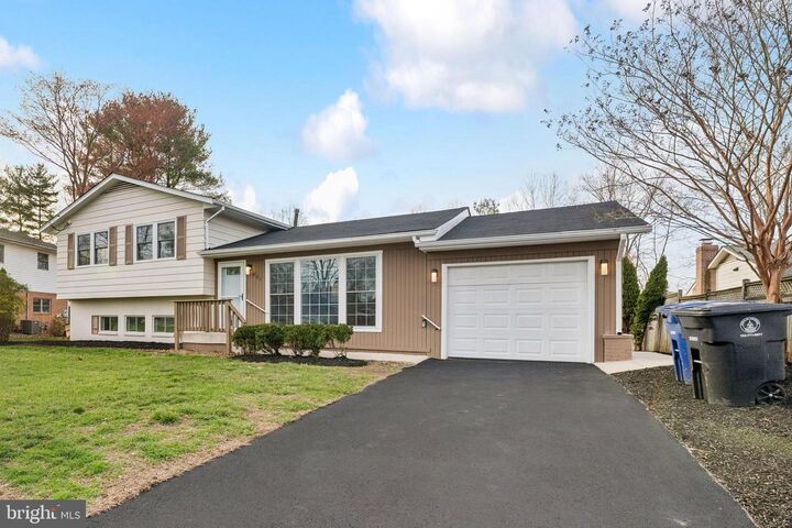 Property Photo:  905 Tuscarora Drive SW  VA 20175 