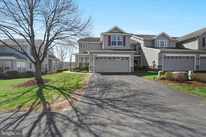 Property Photo:  901 Ridgeview Drive  PA 19543 