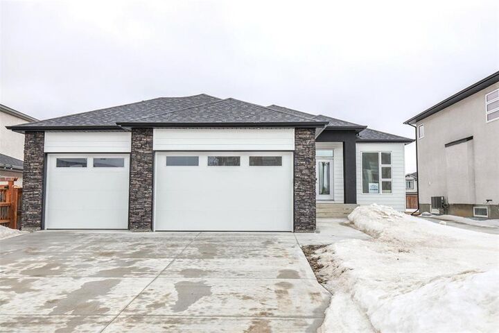 Property Photo:  79 Waterstone Drive  MB R3Y 0L2 