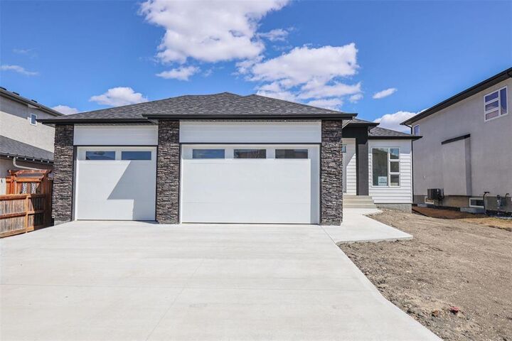 Property Photo:  79 Waterstone Drive  MB R3Y 0L2 