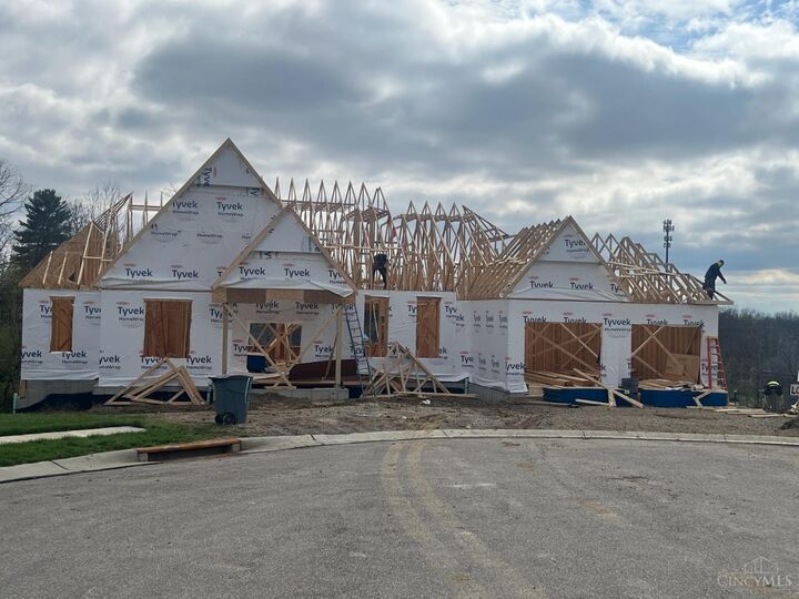 Property Photo: 6944 Old Stone Ridge OH 45233