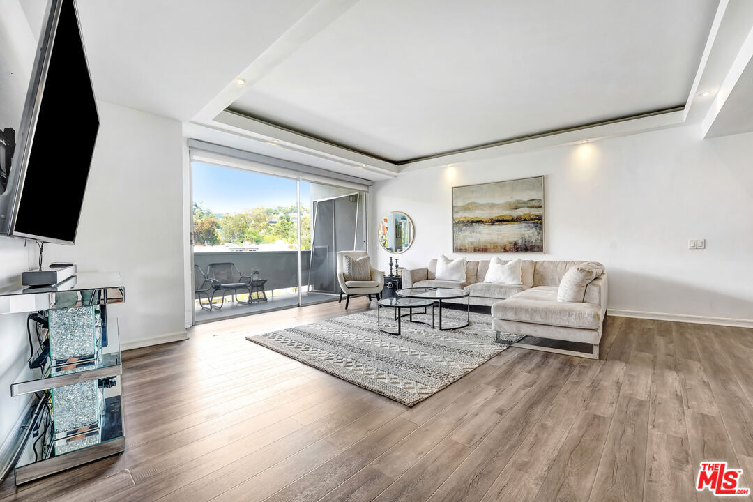Property Photo:  7250 Franklin Ave, Unit 503  CA 90046 