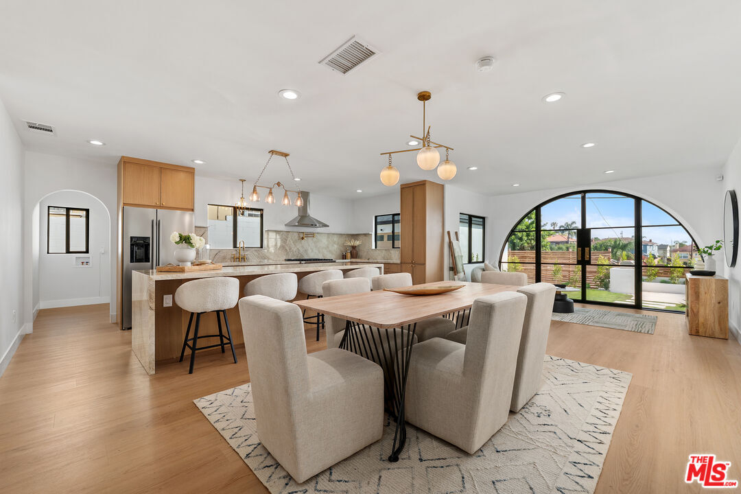 Property Photo: 5168 Southridge Ave CA 90043