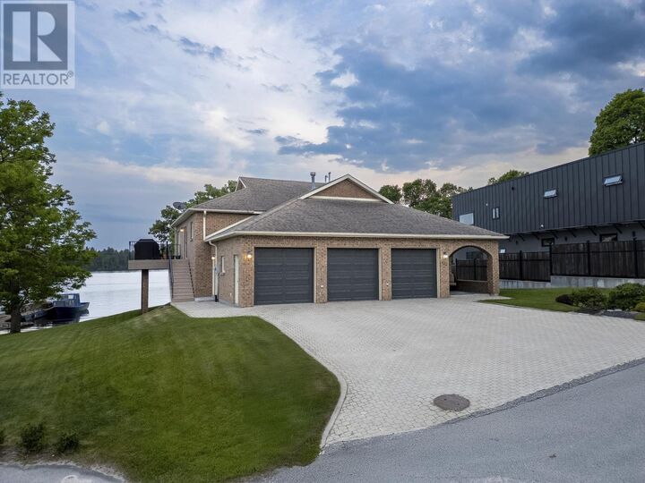 Property Photo:  110 Lakeside Crescent  ON P9N 4H4 